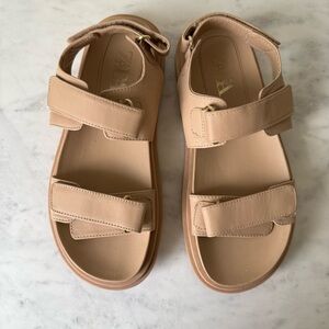 Zara Leather Chunky Flat Tan Sandals Size 38